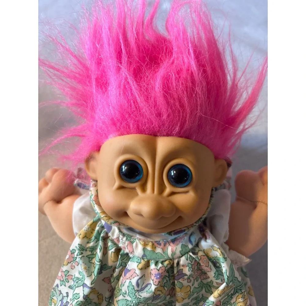 Vintage Russ Berrie Troll Doll Pink Hair Blue Eyes Floral Dress 90s Toy‎ 2318